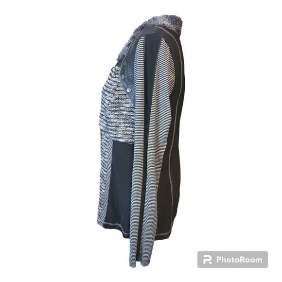 Faux Leather and Fur Zipper Top by Talk of the Walk Women's Size Medium - Picture 4 of 8